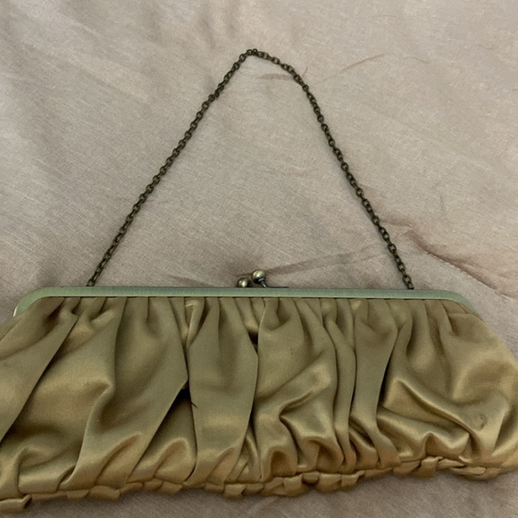 Clutch - Picture 4 of 5